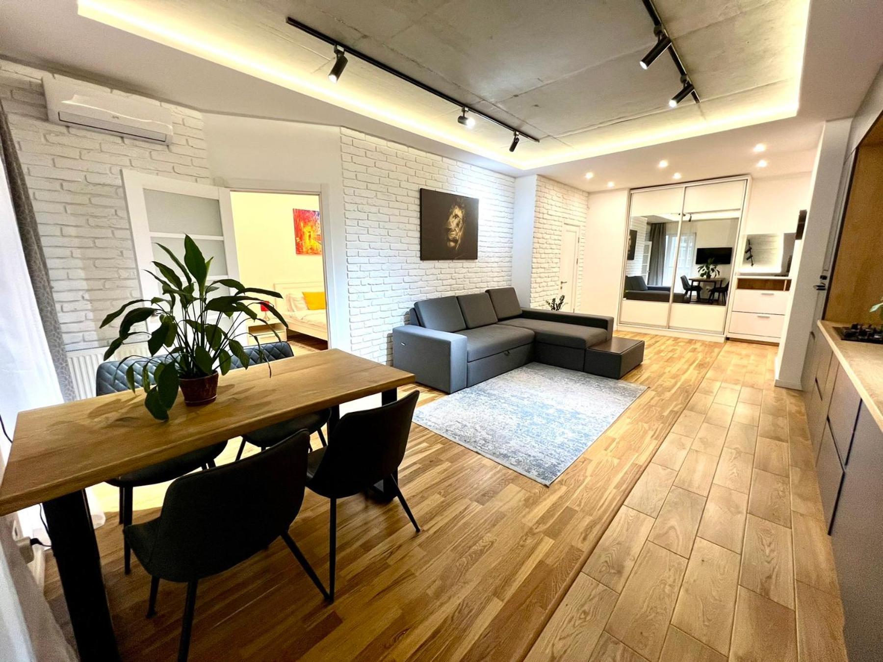 Osapart Romantic Apartment In The Complex Great Britain Lwów Zewnętrze zdjęcie